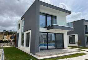 Modern villa for long term rent in Chloraka