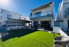 House for long term rent in Universal