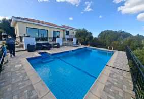 Furnished villa in Droushia