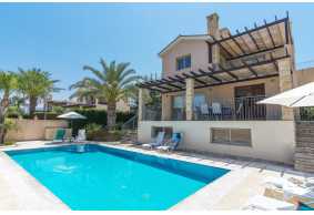 4 Bedrooms villa in Polis area