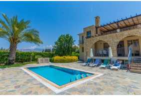 3 bedrooms villa for long term rent