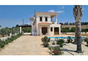 Luxury Three Bedroom Villa with Private Pool