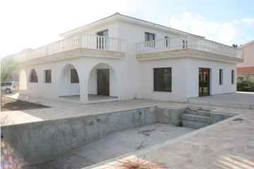 Brand New villa in Saint George for rent