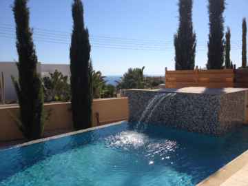Lovely 4bed villa in Peyia
