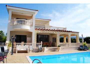 Luxury villa for long term rent in St George with pool 