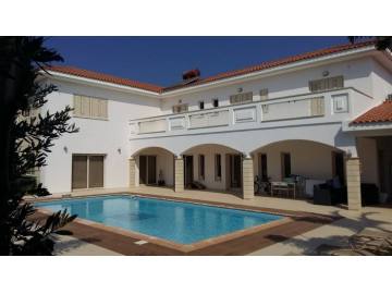 Luxury Villa in Paphos Peyia for long term rent 