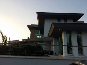  modern House with central heating close to international school