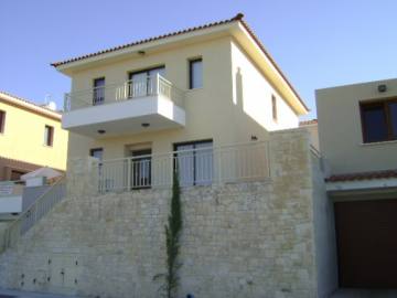 3 bedroom house with central heating