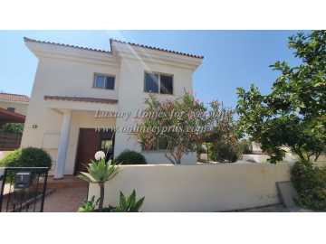 3 bed unfurnished house in Konia 