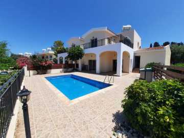 Unfurnished 4 bed villa 