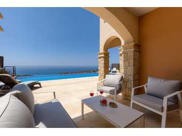 Luxury villa for long term rent
