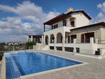 Brand new luxury villa for long term rent