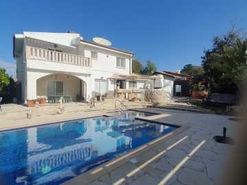 Furnished 3 bedroom villa in Tala