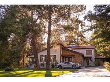 Luxury villa for long term rent