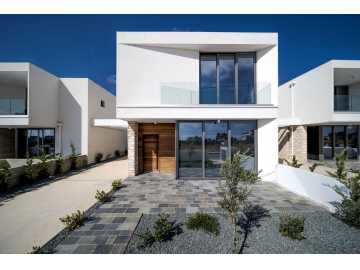 Modern villa for sale 