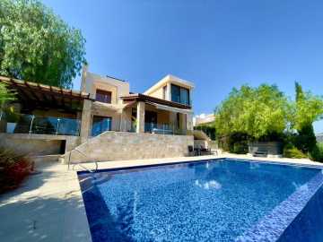 5 bedroom villa for long term rent in Aphrodite Hills 