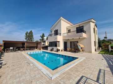 Furnished 4 bedroom villa in Emba