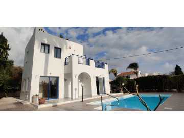 Unfurnished villa for long term rent 