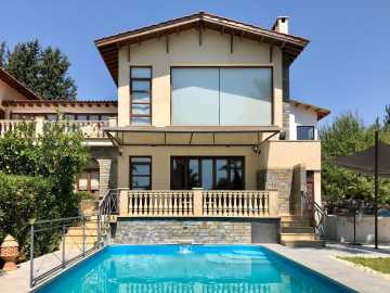 Semidetached villa with Private pool