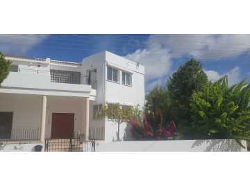Spacious house for long term rent