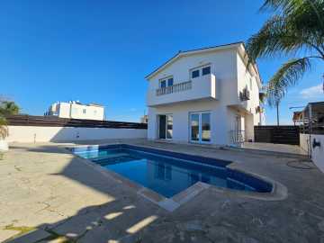 Unfurnished 3 bedroom in Chloraka