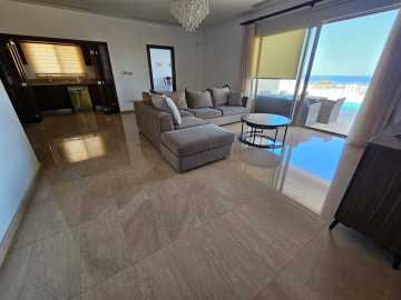 Detached villa for long term rent