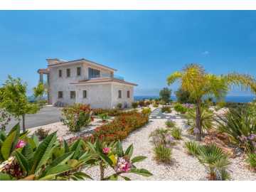 Spacious brand new villa in Saint George