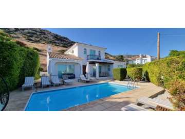 Lovely villa for long term rent in Kissonerga
