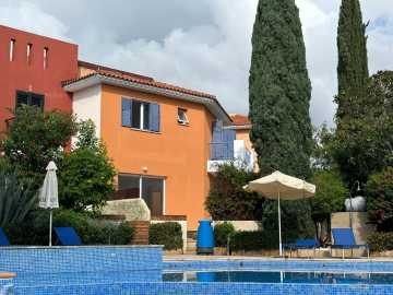 Townhouse for sale in Anarita