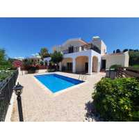 Unfurnished 4 bed villa 