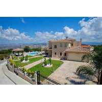 Spacious Luxury villa for long term rent