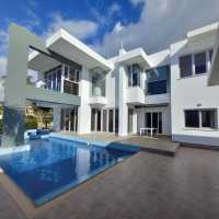 Modern villa close to Coral bay 
