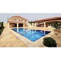 Luxury villa for long term rent