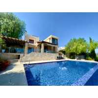 5 bedroom villa for long term rent in Aphrodite Hills 