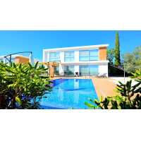 Modern villa for long term rent in Coral Bay