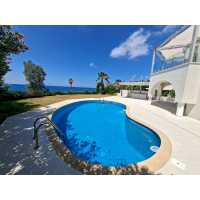 Sea front villa for long term rent