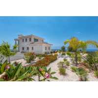 Spacious brand new villa in Saint George