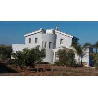 Spacious villa for long term rent in Coral bay