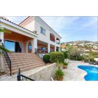 Spacious villa for long term rent